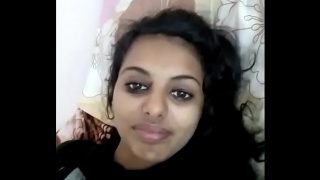 indian girl show her boobs (desisip.com)